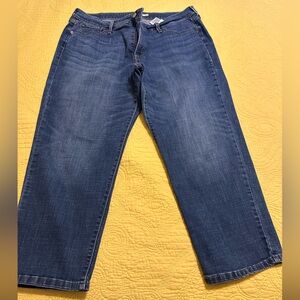 Levi’s boyfriend jeans